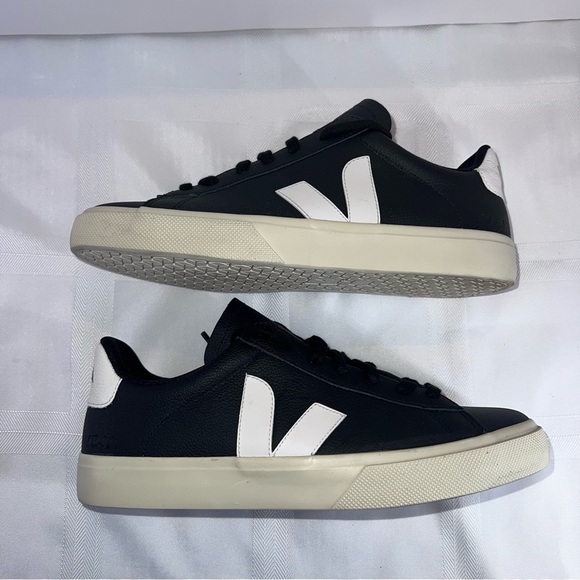 Veja Shoes - Veja Campo Chromefree Leather Women’s Sneaker-Black & White - w/ Original box